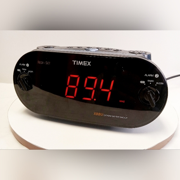Timex Portable Audio & Video Timex T75 Dual Alarm Clock Fmam Radio